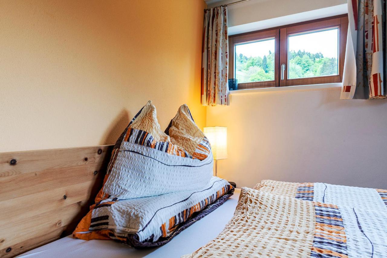 Ferienwohnung Haus grüner Wald Bartholomäberg Exterior foto