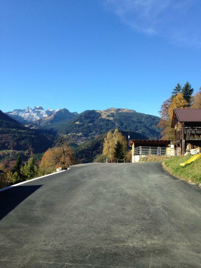 Ferienwohnung Haus grüner Wald Bartholomäberg Exterior foto